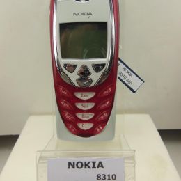 NOKIA 8310 rojo